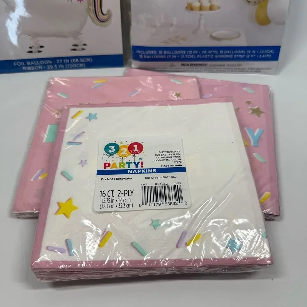 D24 Party Decorations- 5 piece party decorations, walking unicorn and arch ballo